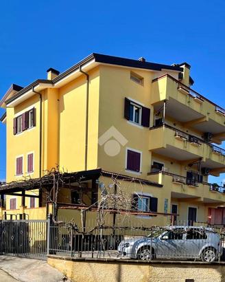 4 LOCALI A ZUMPANO