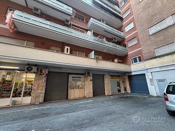 Magliana - locale commerciale