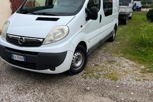 Opel vivaro 2011