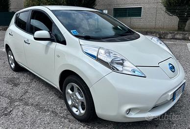 Nissan Leaf Tekna 30kWh - 109cv - 160Km Autonomia