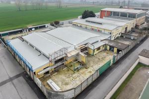 CAPANNONE A MEDIGLIA