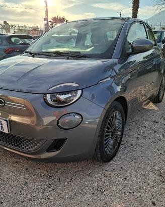 Fiat 500 500e Berlina 42 kWh La Prima