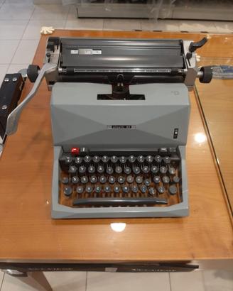 Macchina da scrivere meccanica Olivetti