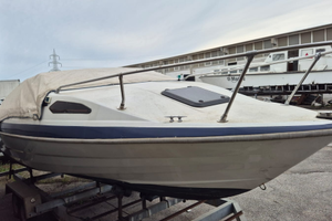 Barca carellabile semicabinata 6 mt Bayliner Capri