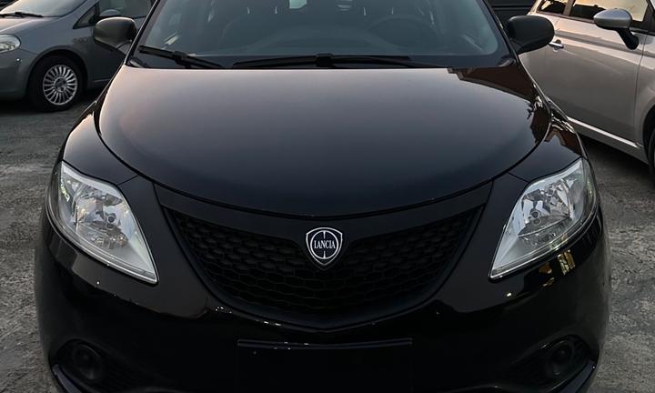 Lancia Ypsilon 1.2 69 CV 5 porte GPL Ecochic Plati