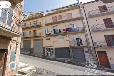 Garage 32 mq. zona scuola media