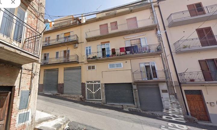 Garage 32 mq. zona scuola media