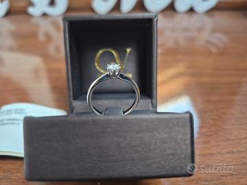 Anello solitario