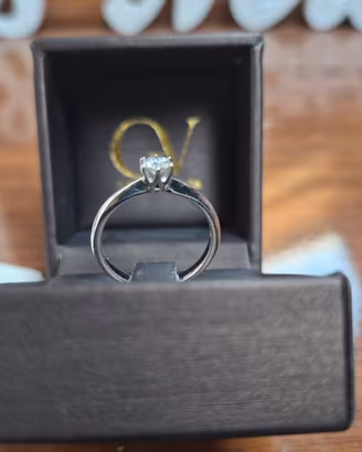 Anello solitario