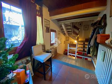 CASA DI CORTE A SPIRANO