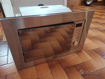 forno a microonde da incasso Ariston
