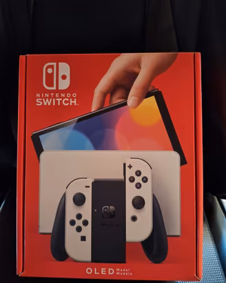 Nintendo Switch oled + 2 giochi