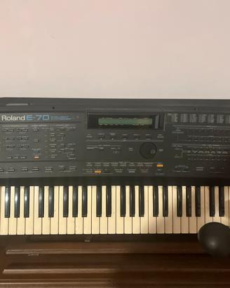 Pianola Roland E-70