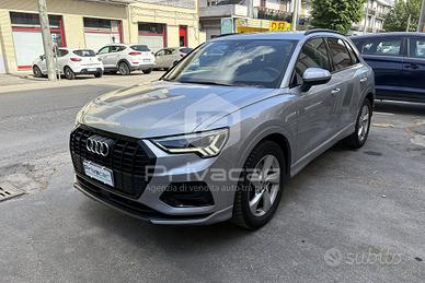 AUDI Q3 40 TDI quattro S tronic Business Advanced