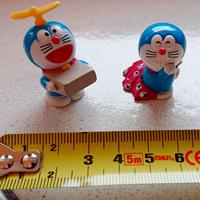 2 mini action figure Doraemon personaggi pupazzett