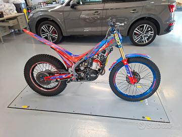 Beta 300 factory PILOTA. 