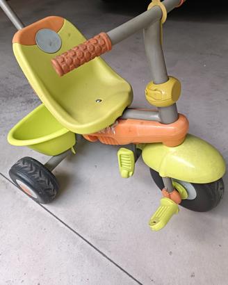 triciclo a pedali