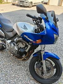 Moto Honda Hornet S 600
