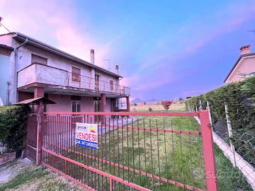 Villa di 285 m² con più di 5 locali a Solesino
