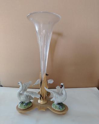 vaso in cristallo con cigni