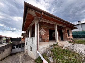 VILLA SINGOLA A CORNUDA