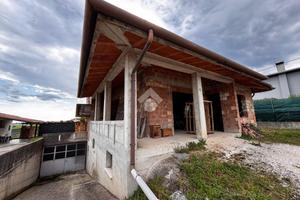 VILLA SINGOLA A CORNUDA