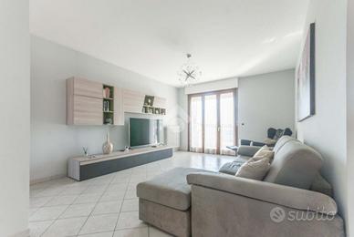 5 LOCALI A ROSETO DEGLI ABRUZZI