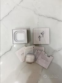 Apple AirPods 4 Con Riduzione del Rumore