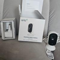 Arlo eseential indoor camera seconda generazione 