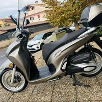 HONDA SH 350 PASSAGGIO E TAGLIANDO INCLUSO