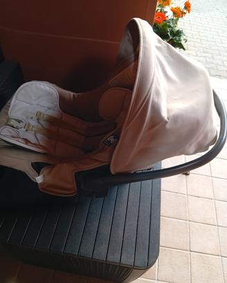 Ovetto inglesina con base auto 