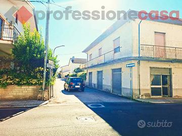 Negozio Aquino [Cod. rif 3265861VCG]