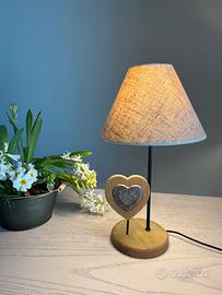 Lampada da tavolo cuore country