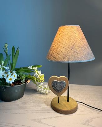 Lampada da tavolo cuore country