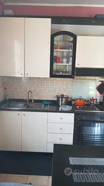 Cucina completa di elettrodomestici