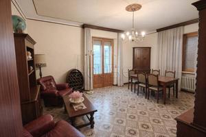 Appartamento di 198 m² con più di 5 locali e posto