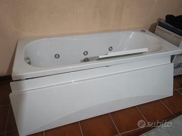 vasca idromassaggio in vetroresina 