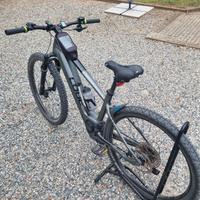 Cube reaction front 29"