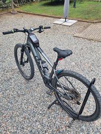 Cube reaction front 29"