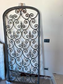 Porta o cancello in ferro battuto