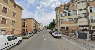 Stanza singola con BALCONE AD USO ESVLUSIVO