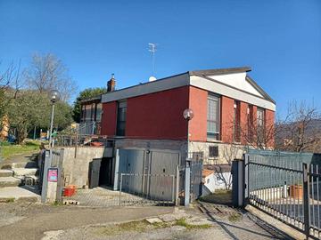 Villa di 205 m² con più di 5 locali e box auto dop