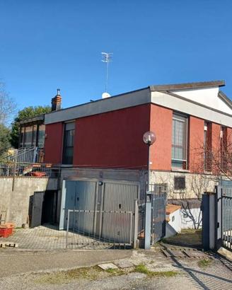 Villa di 205 m² con più di 5 locali e box auto dop