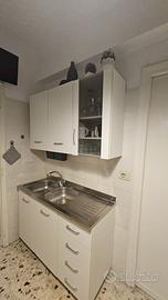 Cucina completa con forno Indesit su Roma