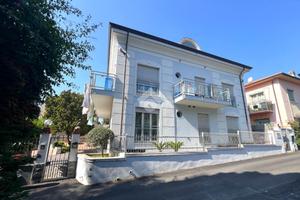 2 LOCALI A SANREMO