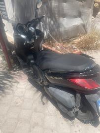 Yamaha xmax 250