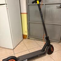 Monopattino elettrico Xiaomi 4 Go