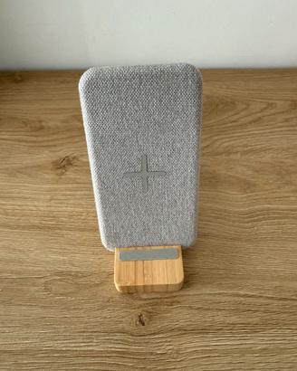Caricabatteria wireless con supporto in legno