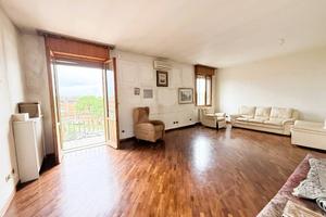 Appartamento di 137 m² con 4 locali e box auto a F