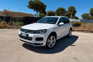 vw touareg r-line